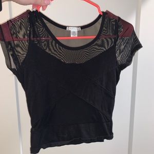 T-shirt crop top